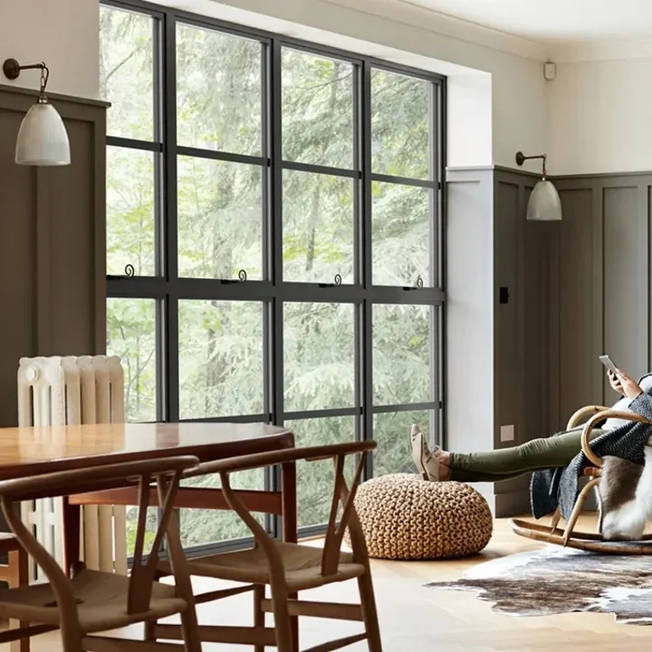 Close view of a complete aluminium window arrangement